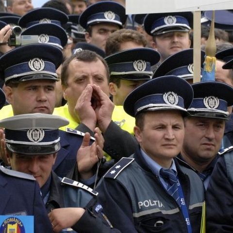 Sindicaliştii spun că poliţiştii sunt supuşi la presiuni pentru a renunţa la proteste