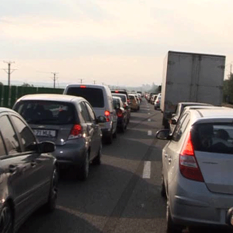 Trafic de coşmar pe drumul către munte, razie a poliţiei rutiere spre mare