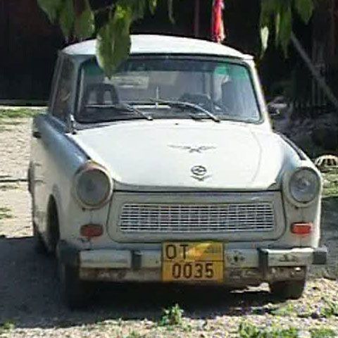 Un primar din Olt a înmatriculat mai multe maşini cu numere de căruţe