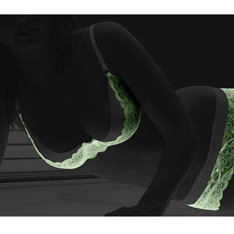 Lenjeria intimă fosforescentă, o inovaţie de succes - GALERIE FOTO