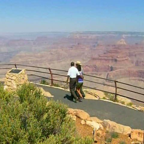 Obama îmbină distracţia cu munca