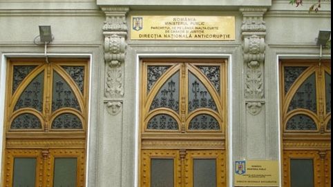 Directorul Direcţiei Economice din Ministerul Tineretului, unul dintre cei şase audiaţi la DNA