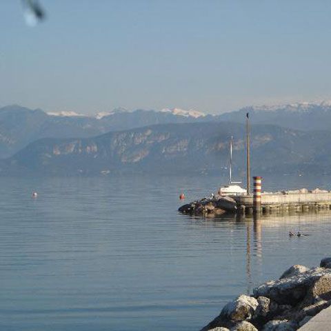Un român a fost găsit mort în Lacul Garda, în nordul Italiei