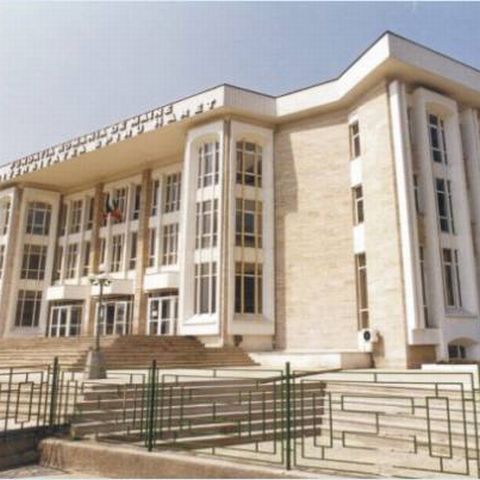 Cererea de anulare a interzicerii organizării admiterii la \"Spiru Haret\" se discută în octombrie