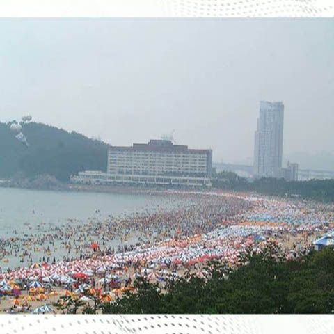 Litoralul chinez e "sufocat" de turişti care abia au prins gustul mersului la plajă