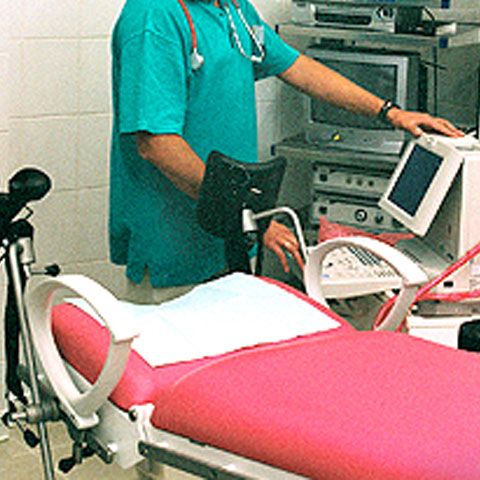 Procurorii cercetează moartea unei minore la Clinica Sabyc, în urma unui avort