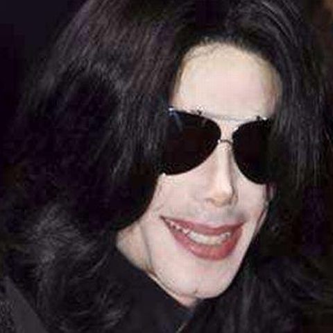  Michael Jackson se rănea singur pentru a primi medicamente