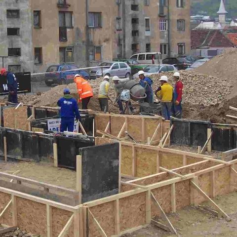 Sindicaliştii din construcţii solicită Guvernului eliminarea plăţii TVA la emiterea facturii