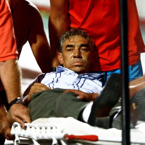 Suporterii dinamovişti l-au băgat în spital pe tatăl lui Torje