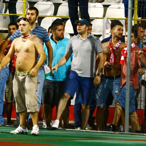 Dinamoviştii şi steliştii s-au bătut într-o staţie de metrou