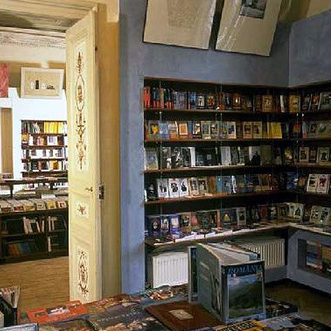 Apariţiile toamnei la edituri: bestselleruri, clasici, audiobookuri, enciclopedii