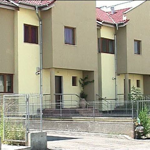 Bilanţul lui Boc: 1000 de locuinţe au fost cumpărate prin programul "Prima Casă"