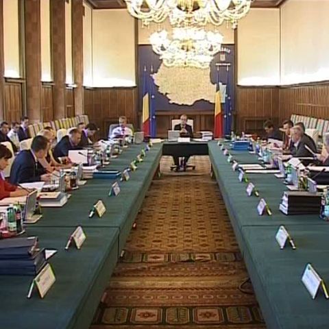 Coaliţia a dezbătut luni legea alegerii preşedintelui României