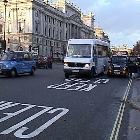 Sistemul eCall, care sună automat la 112, ar putea deveni obligatoriu în toate autoturismele