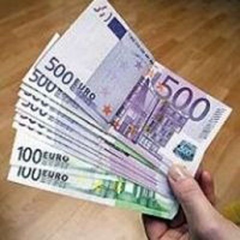 Deutsche Bank: Vindeţi euro şi cumpăraţi lei!