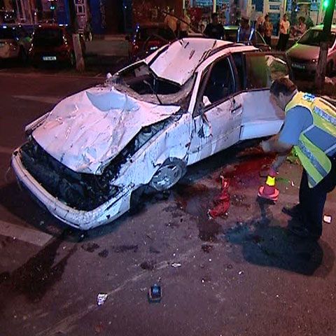 Cursă ilegală de maşini: un şofer şi-a pierdut viaţa din cauza vitezei. Vezi Video