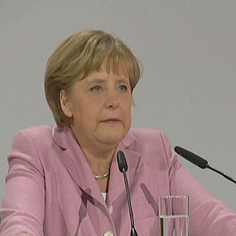 Angela Merkel, şefă a ţării şi a prăjiturilor făcute în propria casă!