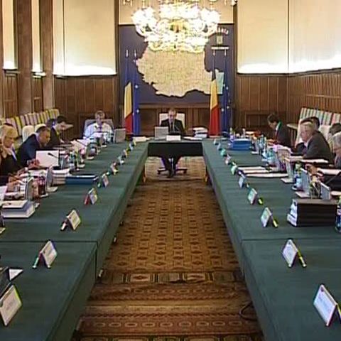 Guvernul şi sindicatele vor discuta azi despre legea unică de salarizare