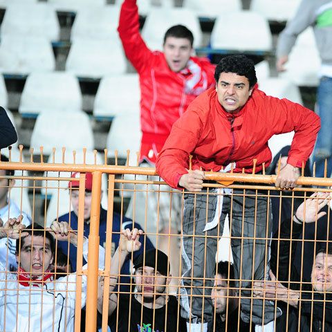 Suporterii dinamovişti au provocat în ultimii ani scandal după scandal! Vezi aici istoricul incidentelor provocate de fanii "câinilor"