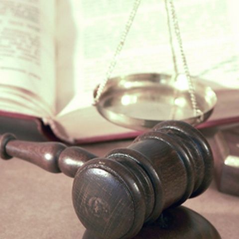 Asociaţia Procurorilor nu crede că se va putea aplica Legea salarizării unice