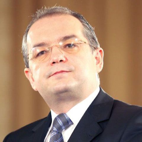 Boc susţine că măsura neimpozitării profitului reinvestit va intra în vigoare de la 1 octombrie