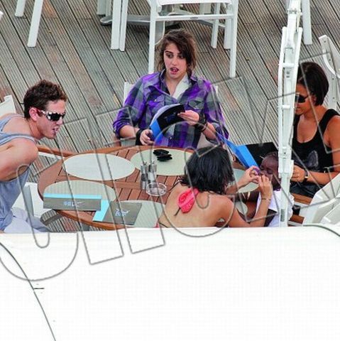 Madonna şi familia, distracţie la Bucureşti - VEZI GALERIE FOTO