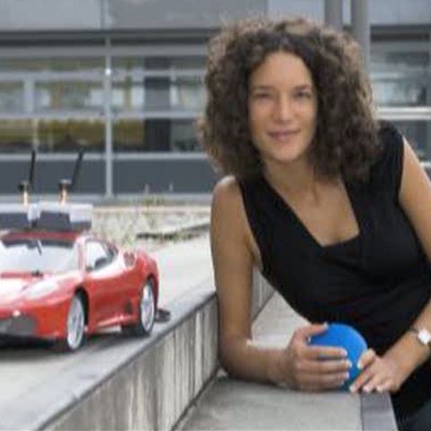 Raluca Marin-Perianu a fost premiată pentru cea mai bună teză de doctorat 