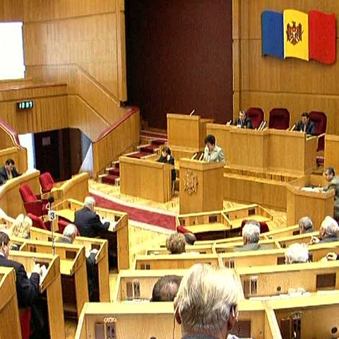 Parlamentul Republicii Moldova se reuneşte pentru sesiunea inaugurală 