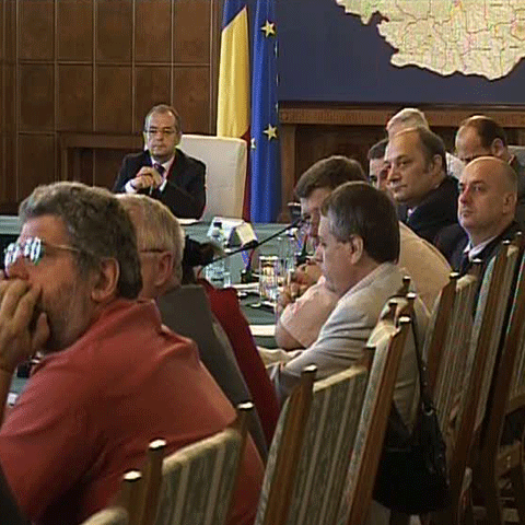 Guvernul nu renunţă la trimiterea bugetarilor în concediu fără plată