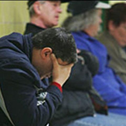 Managerii se aşteaptă la noi disponibilizări în toate domeniile de activitate până în octombrie