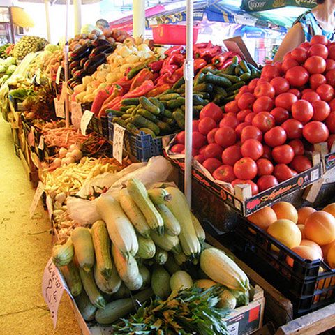 Pieţe volante în curtea Ministerului Agriculturii, de sâmbătă