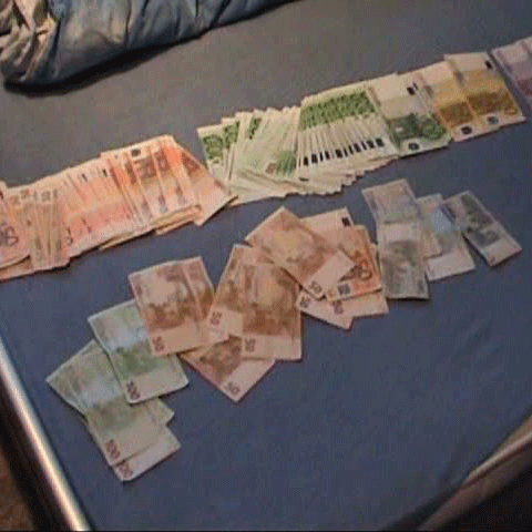 Descindere în forţă în locuinţa unui interlop din Arad care a snopit în bătaie un bărbat