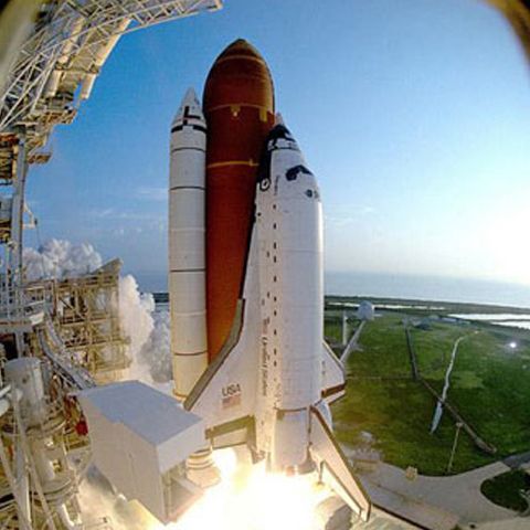 Naveta Discovery a fost lansată cu succes sâmbătă dimineaţă 