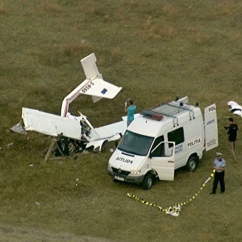Experţii MTI au trei ipoteze privind cauzele accidentului aviatic de la Costeşti 