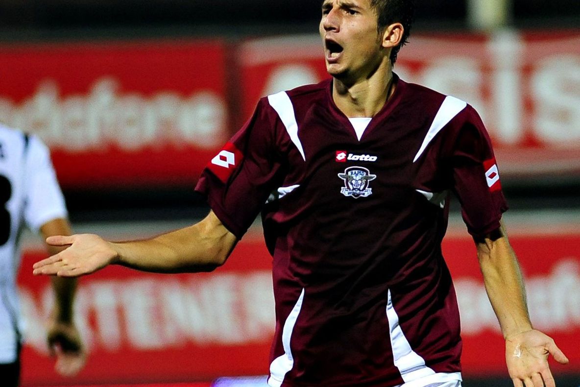 FINAL / Astra Ploieşti - Rapid 3-1. Din cauza incidentelor din tribune, arbitrul a oprit jocul patru minute, în prima repriză!