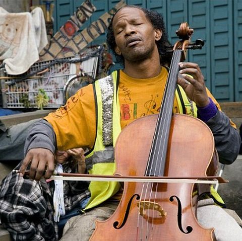 Jamie Foxx şi-a distrus dantura, sprâncenele şi a fost la un pas de nebunie pentru rolul din "The Soloist"