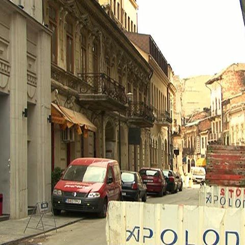 Două clădiri cu statut de monumente istorice ar putea fi transformate în birouri