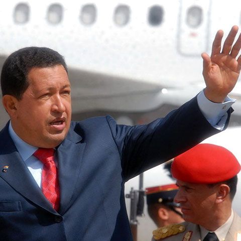 Hugo Chavez începe un turneu în şase ţări, printre care Iran şi Rusia