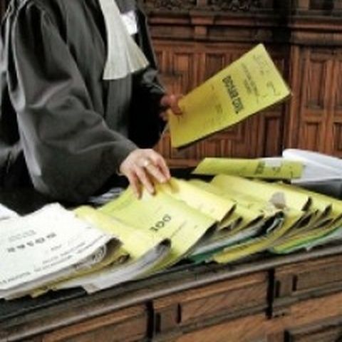 Judecătorii Tribunalului Bucureşti au început protestele prin amânarea mai multor procese