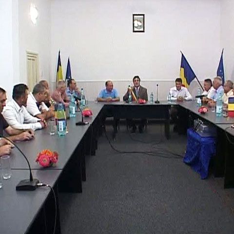 Traian Băsescu, la masă cu interlopii