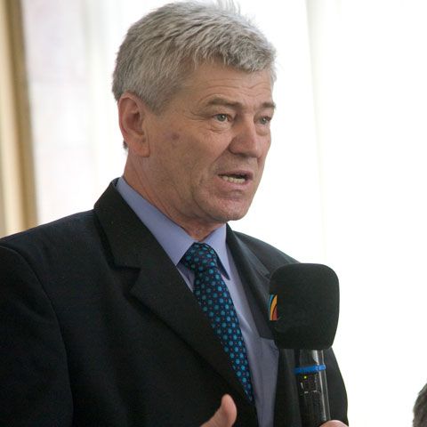 Tabără: Intenţionăm să-l audiem pe Mircea Geoană la Comisia de irigaţii