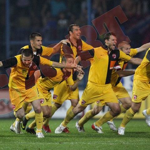 Dinamo va pune în vânzare o ediţie specială a tricoului de la meciul cu Slovan Liberec! Vezi aici ce nume vor purta tricourile