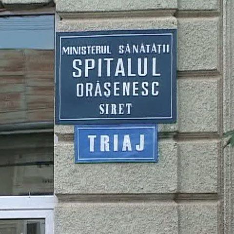 INCREDIBIL: O femeie a născut în toaleta spitalului din Siret! Era internată de 12 zile, dar medicii n-au descoperit sarcina