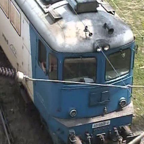 Salariaţii CFR Călători şi CFR Infrastructură au primit luni doar jumătate din salariu 