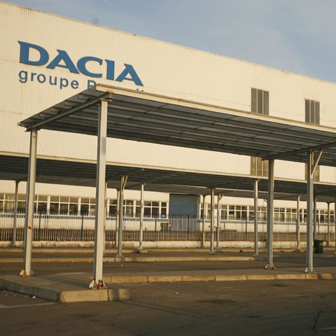 Dacia pune beţe în roate modelelor mai scumpe ale Renault