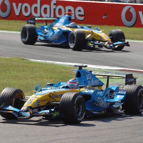 Formula 1 - Ecclestone susţine că Renault se poate retrage din competiţie din cauza anchetei FIA