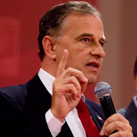 Geoană despre solicitarea PDL de a-şi da demisia din funcţia de şef al Senatului: "Politicianisme!"