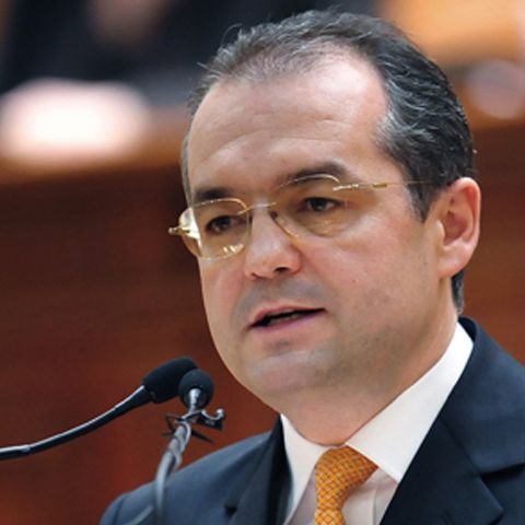 Boc: Legea Educaţiei naţionale are ca punct de plecare Pactul Naţional şi Strategia Comisiei Miclea