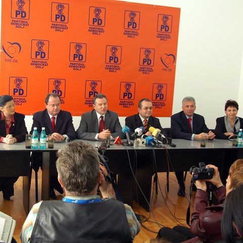 "PDL nu s-a iubit şi nu se iubeşte cu PSD", susţine Adriean Videanu