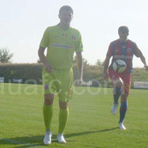 Steaua şi-a prezentat echipamentul pentru Liga Europa sezonul 2009-2010 - GALERIE FOTO